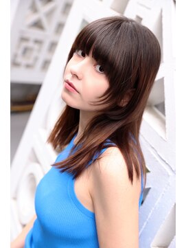 ピークアブー 表参道(PEEK-A-BOO) 顔まわりレイヤー 前髪カット ミディアムスタイル