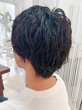 トゥルートラスト オムオム 甲府和戸(True Trust HOMME HOMME) メンズ おしゃれな大人のソフトパーマスタイル 眉カット