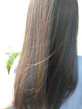 髪の状態を見極め、あなたにピッタリのトリートメントをご提案♪髪の内側から補修するから、潤いが持続＊