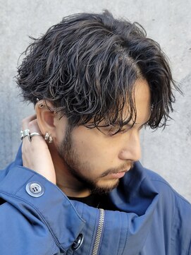 フィフス(fifth) センターパートルーズパーマ波巻きスパイラルパーマ30代fifth