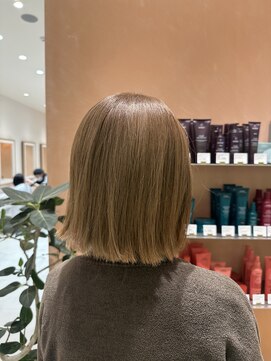 ボブ/ダブルカラー/ブリーチ/アッシュベージュ