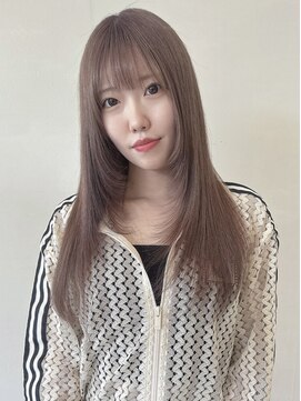 イル(ill) 顔周りカット　ハッシュカット　ピンクベージュ　大須