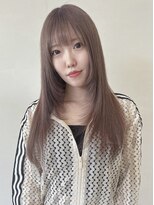 イル(ill) 顔周りカット ハッシュカット ピンクベージュ 大須