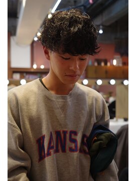 エディ(Edy) メンズパーマスペインカールケアパーマ刈り上げ眉毛カット岡山