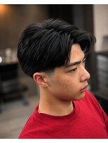 SHU HAIR ＆ BARBER【10月19日 NEW OPEN（予定）】&nbsp;センターパート テーパーフェード