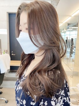 フォンズ(FONS) 小顔に見せるオルチャンヘア 流れる顔まわり シアーベージュ