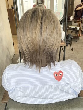 ヘアスタジオニコ(hair studio nico...) ベージュ
