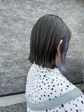 カミユイドコ ニン(kamiyuidoko nin) 切っぱなしボブ（インナーブルー）