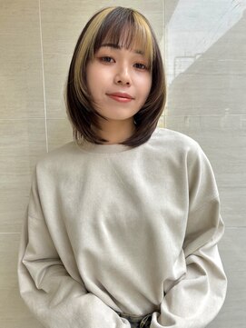 オーロ(ORO) 小顔顔まわりレイヤーカット肩上デザインカラー