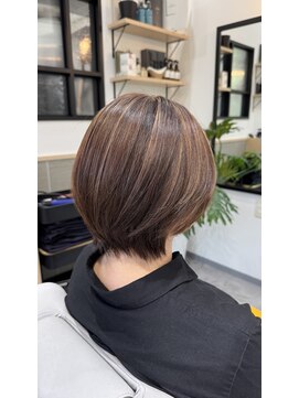 クレイドル(cradle) ショートと相性抜群のハイライトオンベージュ