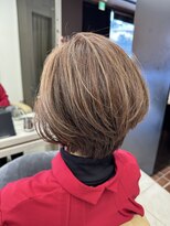 メイキンフィックス(makin Fix)&nbsp;脱白髪染め　ベージュ　くびれショート　白髪ぼかし