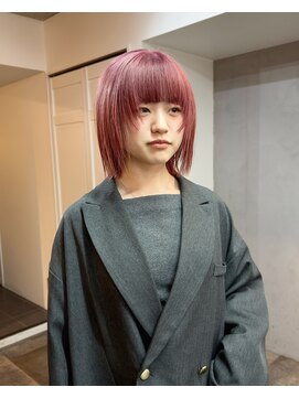 グリード ヘアー(GREED hair) 顔まわりレイヤーボブとピンクカラー