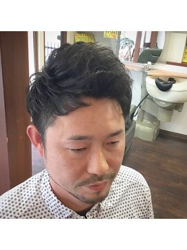 メンズツーブロックパーマ40代 40代メンズツーブロックの髪型でさらに男前に♡