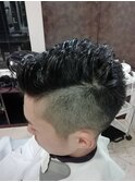 メンズ　外人風ショートヘアー