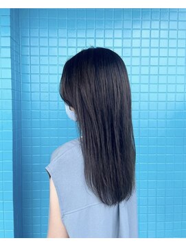 オンフリーク(on Fleek) アッシュ系ロング