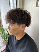 オンフリーク(ON FLEEK) 波巻きスパイラルパーマ刈り上げマッシュセンターパー卜