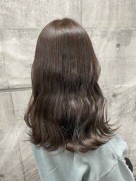 オグジュアリー 表参道(aux.) オリーブベージュ【ayame】（表参道/青山）