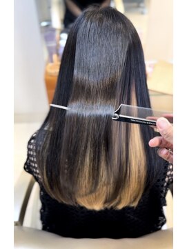 リムルバイアールエイチ(limuL by Яh) 乾かすだけで柔らかく潤う艶髪　髪質改善プラチナストレート