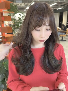 ソピ 名古屋名駅(sopi by invitation) ロングレイヤー レイヤーカット くびれヘア グレージュカラー