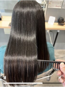 ルーム プロデュースドバイ アミカ(Room produced by Amica) 縮毛矯正