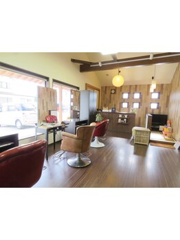 髪のお悩みはありませんか？親身なスタッフがあなたに寄り添い、解決まで一緒にサポートします！