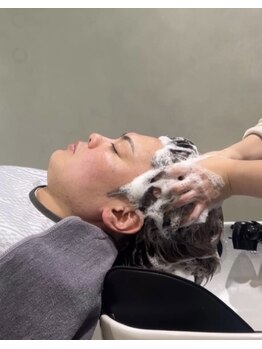サロンドシロ(salon.de.SHILO)の写真/【個室・半個室空間】メンズサロンだからデキるメンズの髪・頭皮トラブルを選べる７つのヘッドスパで解消！