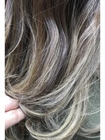 ウル(Ulu)&nbsp;#W3D × ホワイトグレー