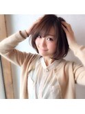 ふんわり大人かわいい大人ボブ、斜めバング、