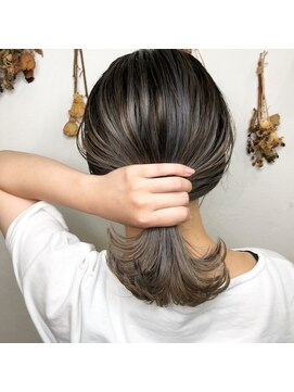 ウル(Ulu) アイスグレー×バレイヤージュ