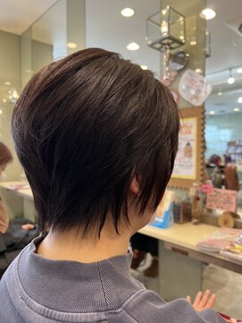 エメールヘア(aimere hair) 頭の形が良く見えるスッキリフェミニンショートボブ