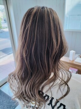 シュカブラ スパングル(Skovla Spangle) グレージュコントラストハイライト