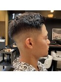 黒髪ビジネススキンフェードサイドパート刈り上げアップバングI