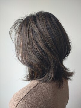 シャックシェブーアンジェリック(chaque cheveux Angelique) 外ハネミディアム