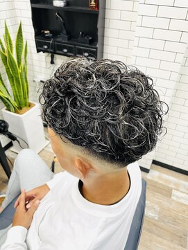 ルッソ 白浜店(LUSSO) 極道パーマホワイトメッシュ