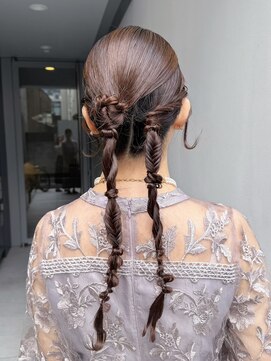 カシュカシュ 表参道(cache cache) 結婚式参列ヘアお呼ばれヘアセットツイン編み下ろしヘアアレンジ