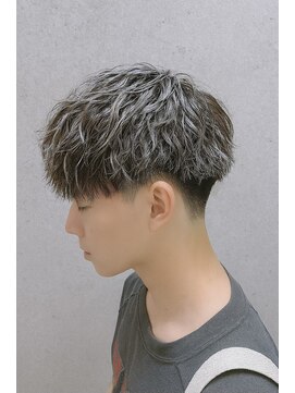 コワファーストナガサキシャンプーボーイ(COIFF1RST NAGASAKI SHAMPOO BOY) ツイストスパイラルパーマ　メンズサロン　マッシュカット　韓国