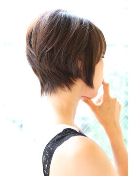 レウナ 外苑前(Reuna) 大人女子・３０代・４０代に人気スタイル