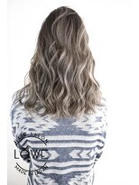 ルーヴェ(LOWE)&nbsp;【LOWE】外国人風ハイライト×ミルクティーベージュスタイル