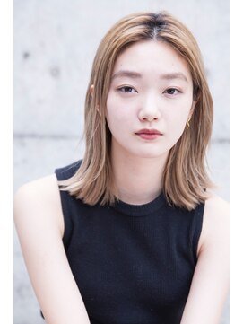 エイミー(Aimee) Aimee パールベージュ×切りっぱなしボブ