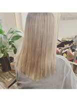 ラジ(lagi) 外国人風グラデーション