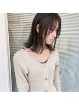 外ハネボブ/顔周りレイヤー/オリーブグレージュ/くすみカラー