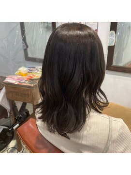 ウル(ulu) グレージュカラー/20代30代40代/ミディアム