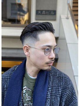 ドルクス 日本橋(Dorcus) フェード　スリックバック　アイパーオールバック　髭男子