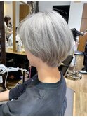 《前地 麻衣》プラチナアッシュ　ホワイトカラー