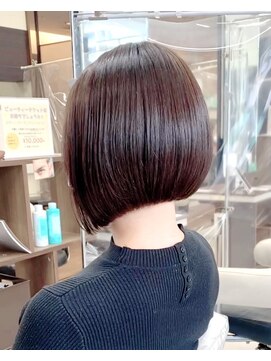 アッシュ 横浜西口店(Ash) 首が長く見えるボブ☆