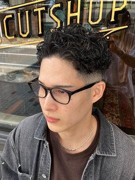 フォーコーナーズ(Four Corners) パーマ