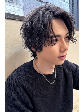 トルネード(TORNADO) 外国人風無造作ミディアムパーマ　n2.7