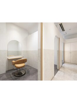 周りの目を気にせず、ゆったりとした時間を過ごせるあなただけのサロンTimeを＊髪の悩みなどご相談ください