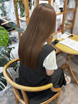 ソラ(SORA.) 大人可愛い艶髪ベージュ