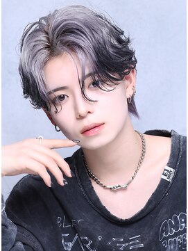 リップス 吉祥寺店 (LIPPS) ホワイトシルバーアッシュエンドカラーフェザーセンターパート